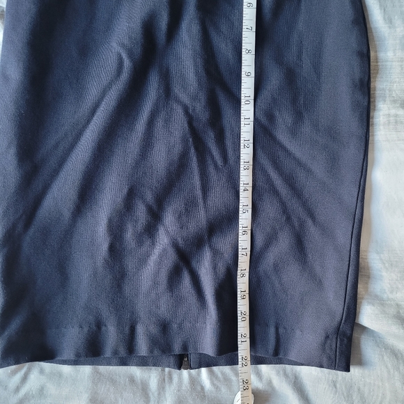 Ann Taylor Pencil Skirt Black Sz 2 Stretchy - Picture 6 of 6